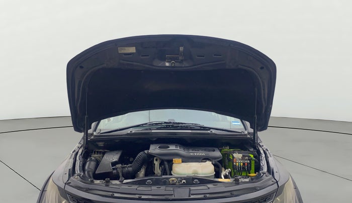 2018 Tata Hexa XTA 4X2 7 STR, Diesel, Automatic, 90,902 km, Open Bonet