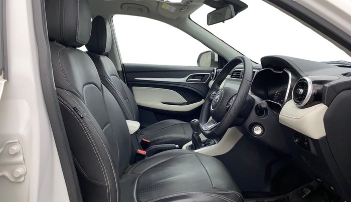 2024 MG ASTOR Sprint 1.5 MT (Ivory), Petrol, Manual, 7,186 km, Right Side Front Door Cabin