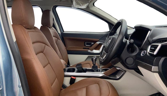 2022 Tata Safari XT PLUS, Diesel, Manual, 39,402 km, Right Side Front Door Cabin