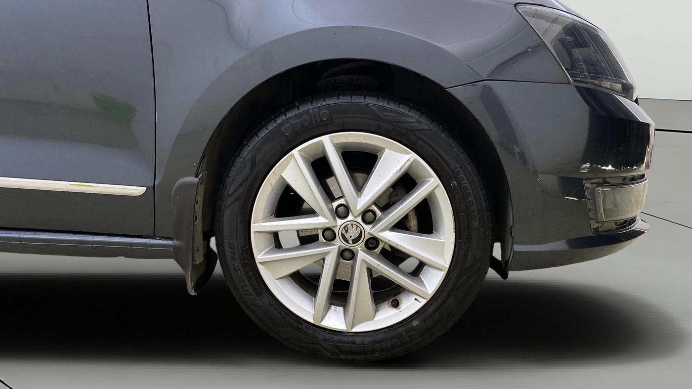 2020 Skoda Rapid STYLE AT TSI, Petrol, Automatic, 57,907 km, Right Front Wheel