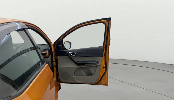 2016 Tata Tiago XZ PETROL, Petrol, Manual, 1,10,054 km, RHS Front Door