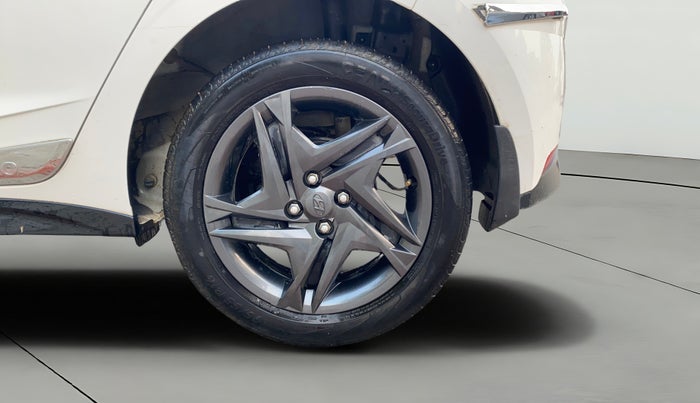 2023 Hyundai NEW I20 SPORTZ 1.2 MT, Petrol, Manual, 31,108 km, Left Rear Wheel