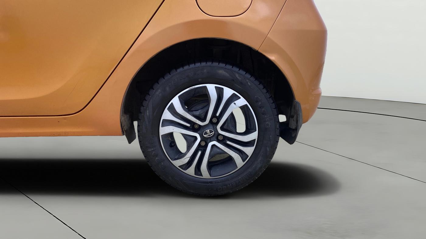 2016 Tata Tiago XT DIESEL, Diesel, Manual, 35,498 km, Left Rear Wheel