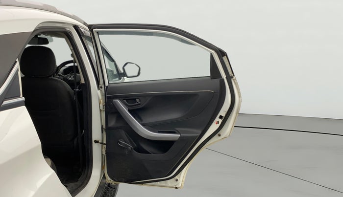 2022 Tata NEXON XE PETROL, CNG, Manual, 75,986 km, RHS Rear Door