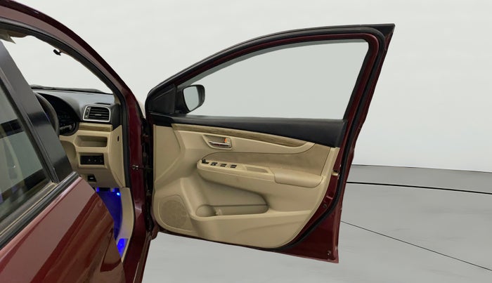 2019 Maruti Ciaz DELTA 1.5 SHVS MT PETROL, Petrol, Manual, 52,183 km, RHS Front Door