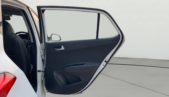 2018 Hyundai Grand i10 SPORTZ 1.2 KAPPA VTVT DUAL TONE, Petrol, Manual, 1,19,801 km, RHS Rear Door