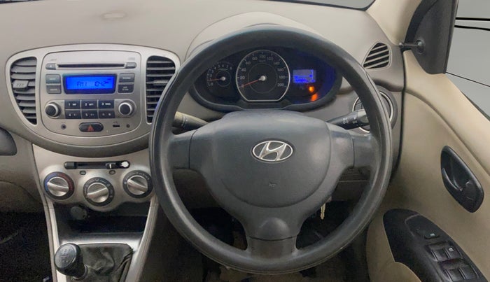 2013 Hyundai i10 MAGNA 1.1, Petrol, Manual, 1,19,983 km, Steering Wheel Close Up