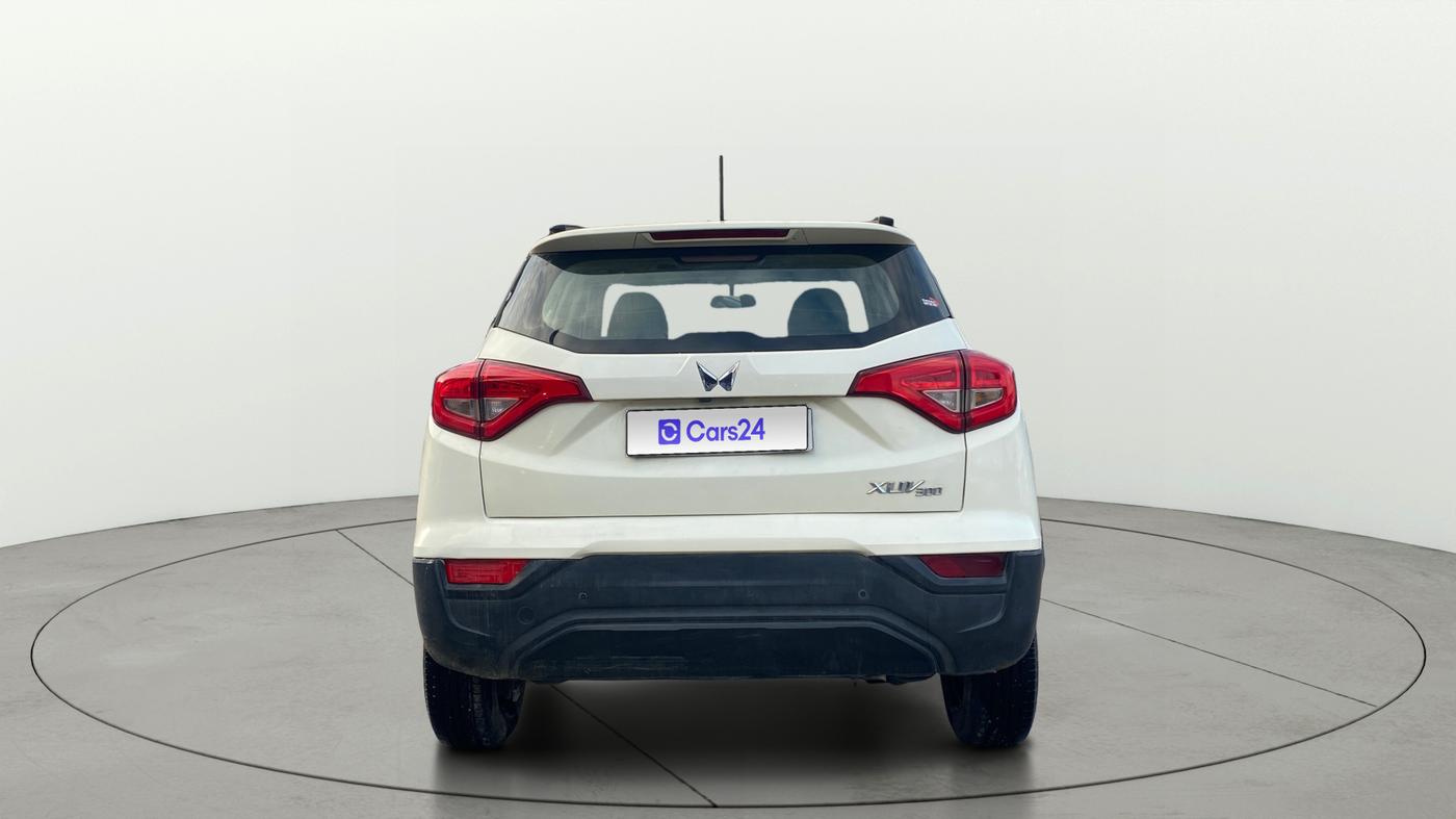 2023 Mahindra XUV300 W6 1.2 PETROL, Petrol, Manual, 52,358 km, Back/Rear
