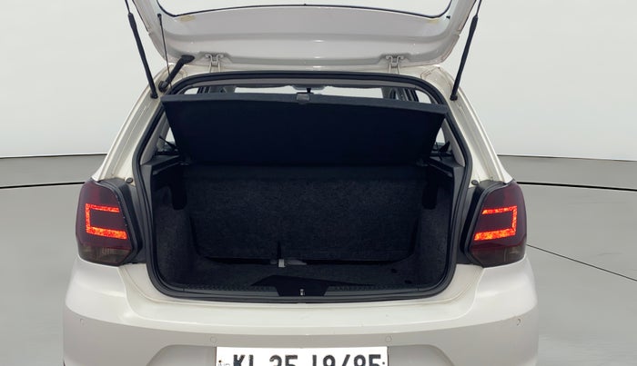 2019 Volkswagen Polo COMFORTLINE 1.0L MPI, Petrol, Manual, 70,587 km, Boot Open Zoomed View