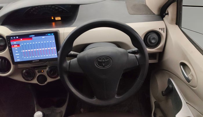 2013 Toyota Etios Liva GD, Diesel, Manual, 1,48,316 km, Steering Wheel Close Up