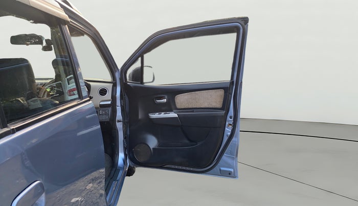 2013 Maruti Wagon R 1.0 VXI, CNG, Manual, 80,182 km, RHS Front Door