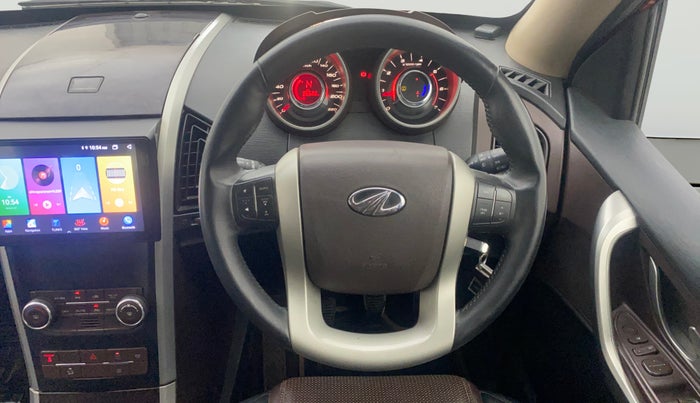 2014 Mahindra XUV500 W8, Diesel, Manual, 85,652 km, Steering Wheel Close Up