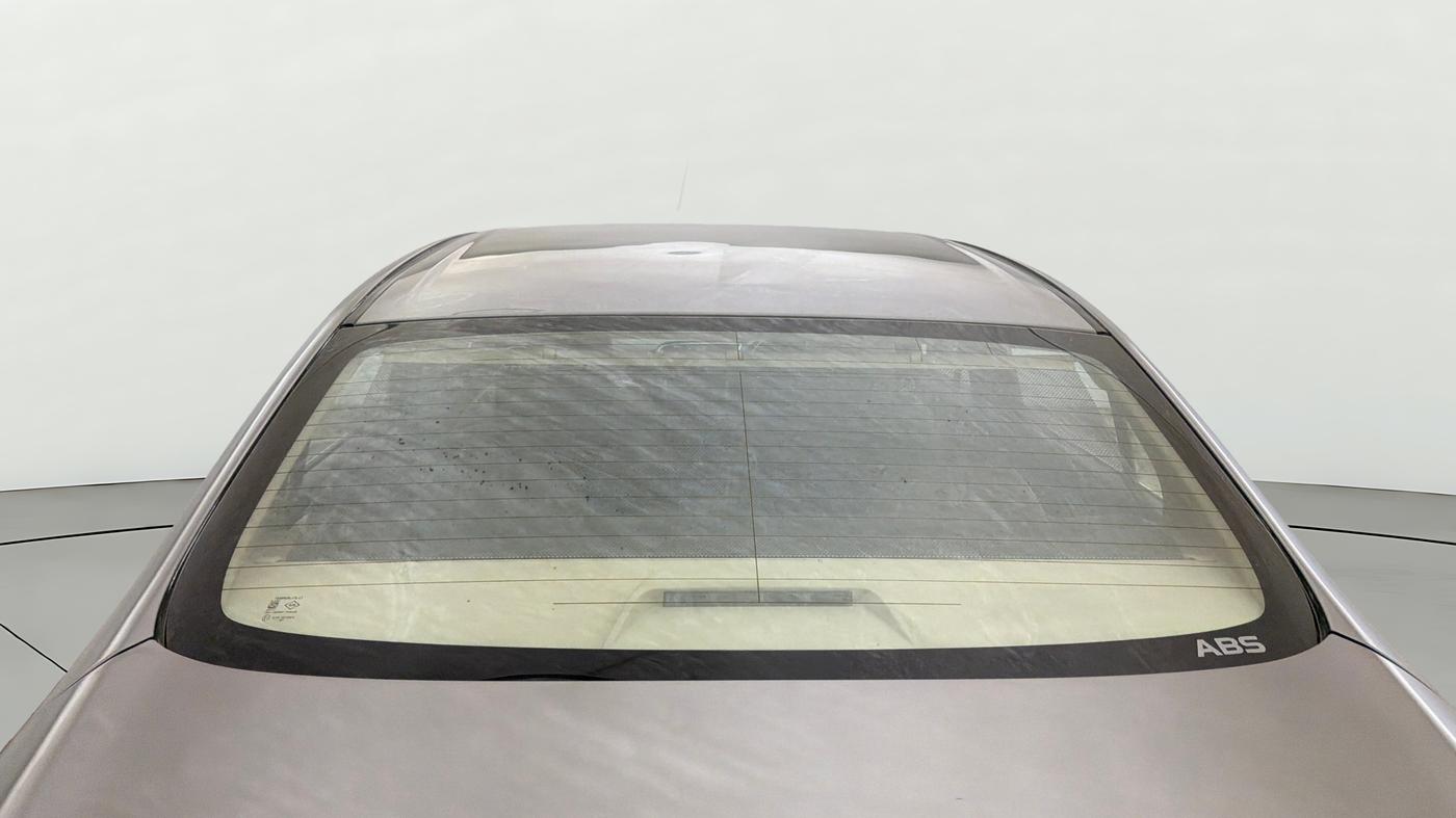 2015 Maruti Ciaz ZXI+, Petrol, Manual, 49,798 km, Rear Windshield