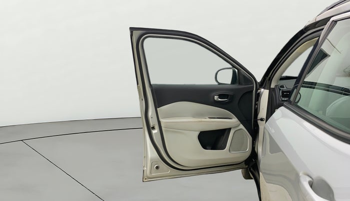 2017 Jeep Compass LIMITED (O) 2.0 DIESEL 4X4, Diesel, Manual, 72,840 km, LHS Front Door