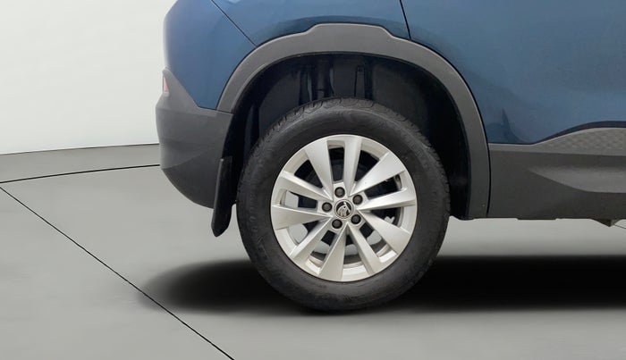 2025 Skoda Kylaq Signature, Petrol, Manual, 6,138 km, Right Rear Wheel