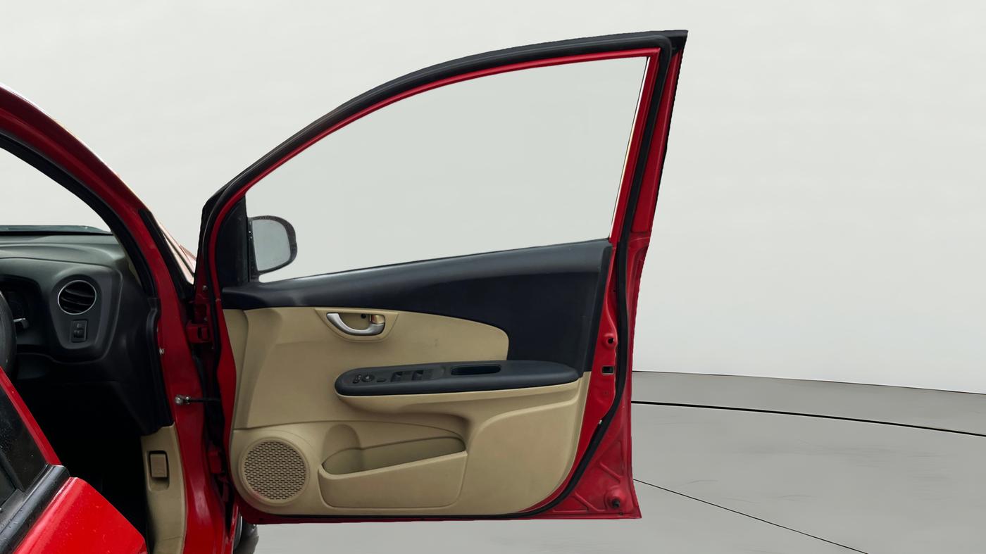 2015 Honda Brio VX AT, Petrol, Automatic, 62,075 km, RHS Front Door