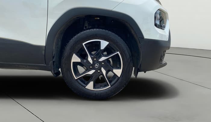 2023 Tata PUNCH Creative Dual Tone AMT Sunroof , Petrol, Automatic, 11,436 km, Right Front Wheel