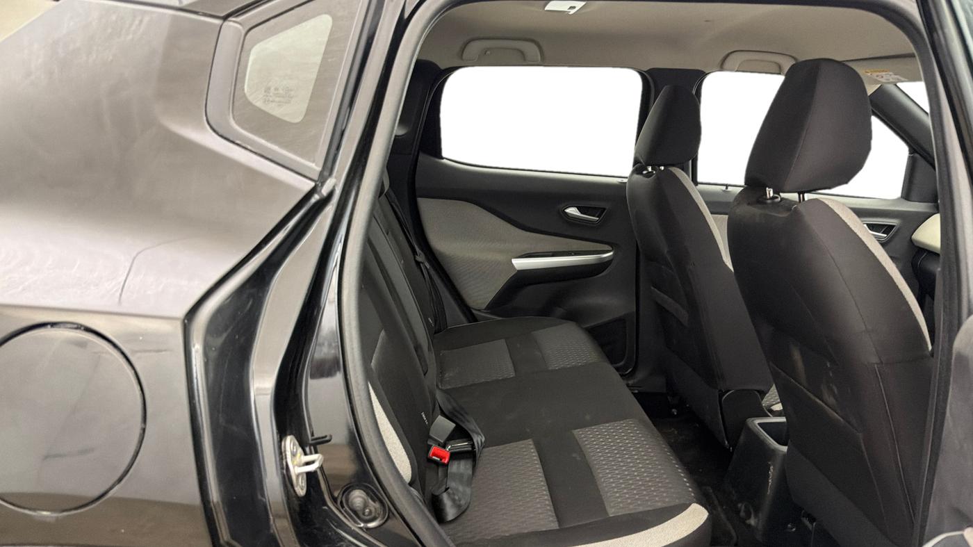 2023 Nissan MAGNITE XV PREMIUM TURBO CVT, Petrol, Automatic, 24,560 km, Right Side Rear Door Cabin
