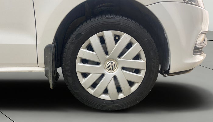 2015 Volkswagen Polo COMFORTLINE 1.2L, Petrol, Manual, 67,232 km, Right Front Wheel