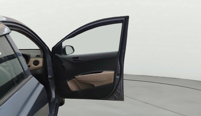 2014 Hyundai Grand i10 MAGNA 1.2 KAPPA VTVT, Petrol, Manual, 1,04,591 km, RHS Front Door