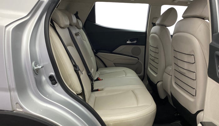 2019 Mahindra XUV300 W8 (O) 1.5 DIESEL, Diesel, Manual, 79,741 km, Right Side Rear Door Cabin