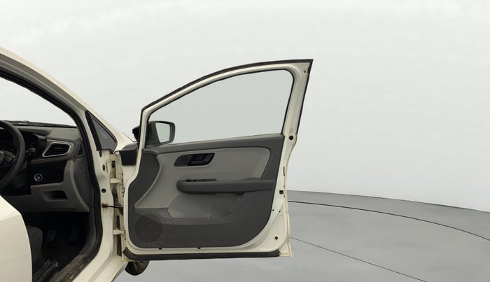 2020 Tata ALTROZ XT PETROL, Petrol, Manual, 88,714 km, RHS Front Door