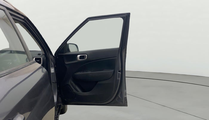 2020 Hyundai VENUE SX 1.5 CRDI, Diesel, Manual, 44,006 km, RHS Front Door