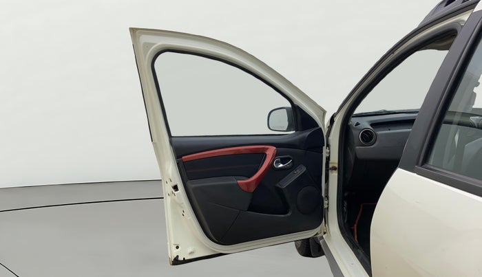 2017 Renault Duster 110 PS RXZ 4X4 MT DIESEL, Diesel, Manual, 48,607 km, LHS Front Door