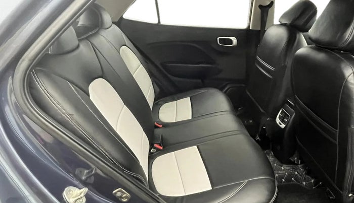 2020 Hyundai VENUE S 1.2, Petrol, Manual, 75,321 km, Right Side Rear Door Cabin