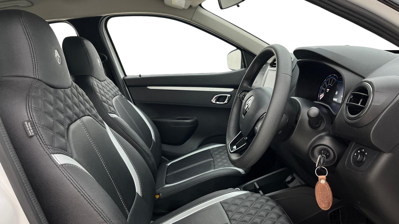 2025 Renault Kwid CLIMBER 1.0 AMT Dual Tone , Petrol, Automatic, 6,290 km, Right Side Front Door Cabin