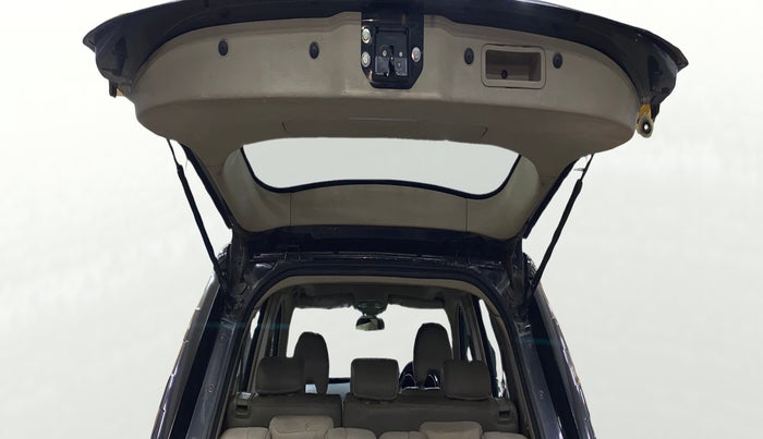 2017 Mahindra XUV500 W10 AT, Diesel, Automatic, 93,439 km, Boot Door Open