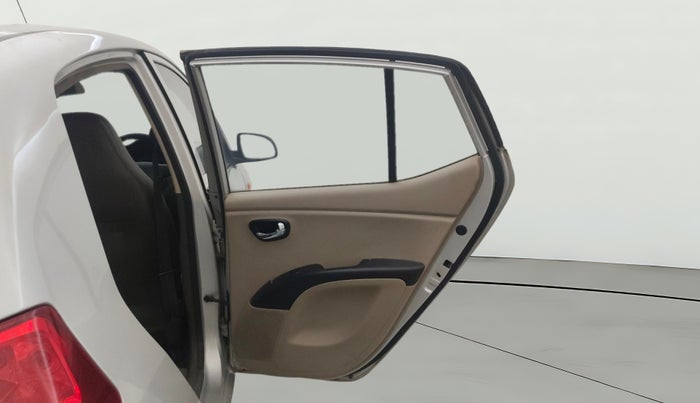 2014 Hyundai i10 SPORTZ 1.1, CNG, Manual, 99,114 km, RHS Rear Door