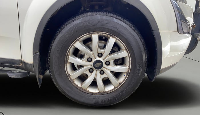 2019 Mahindra XUV500 W9, Diesel, Manual, 66,370 km, Right Front Wheel