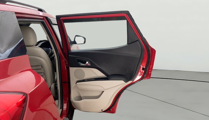 2021 Mahindra XUV300 W8 (O) 1.5 DIESEL AMT, Diesel, Automatic, 75,875 km, RHS Rear Door