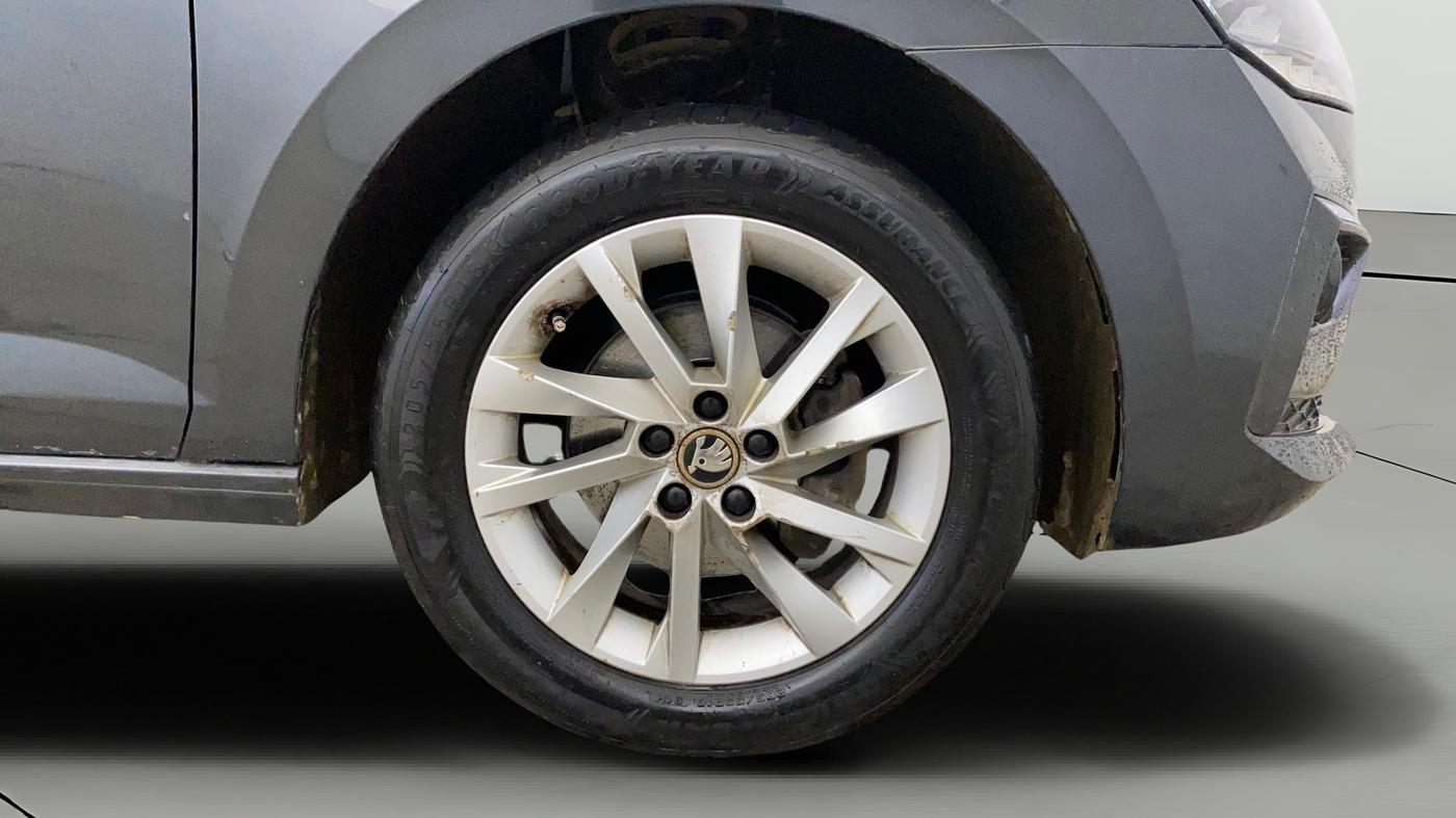 2022 Skoda SLAVIA AMBITION 1.0L TSI MT, Petrol, Manual, 39,109 km, Right Front Wheel