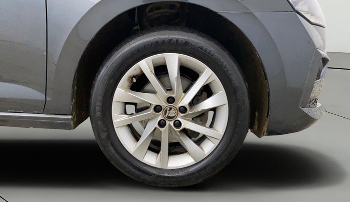 2022 Skoda SLAVIA AMBITION 1.0L TSI MT, Petrol, Manual, 39,196 km, Right Front Wheel