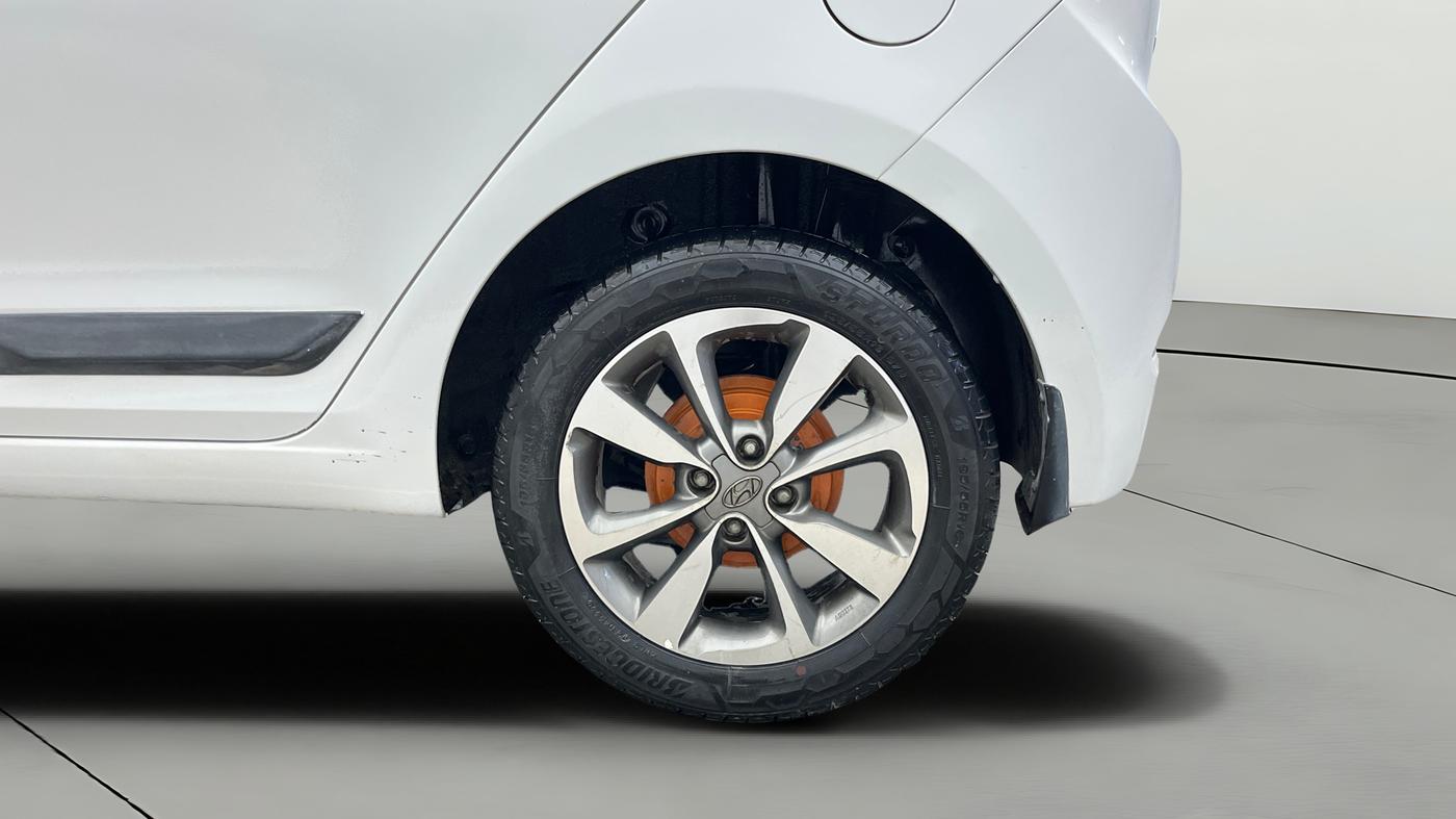 2015 Hyundai Elite i20 ASTA 1.2, Petrol, Manual, 50 km, Left Rear Wheel