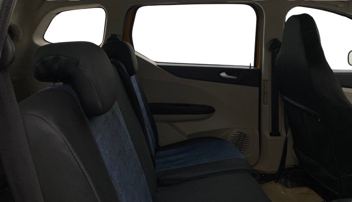 2019 Renault TRIBER RXZ, Petrol, Manual, 66,095 km, Right Side Rear Door Cabin