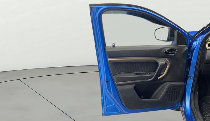 2022 Renault Kiger RXT (O) AMT DUAL TONE, Petrol, Automatic, 55,801 km, LHS Front Door