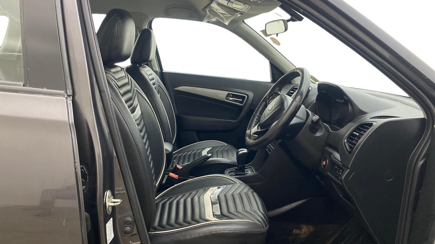2018 Maruti Vitara Brezza ZDI PLUS AMT, Diesel, Automatic, 87,020 km, Right Side Front Door Cabin