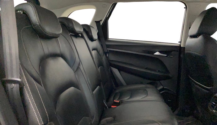 2020 MG HECTOR SMART HYBRID 1.5 PETROL, Petrol, Manual, 36,335 km, Right Side Rear Door Cabin