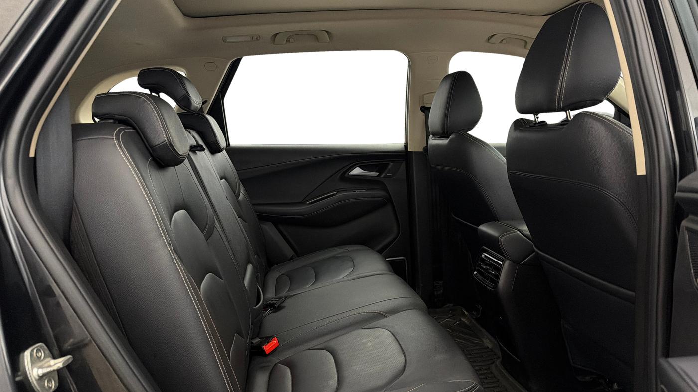2024 MG HECTOR PLUS Sharp Pro Blackstorm 1.5 Turbo Petrol CVT 7 STR, Petrol, Automatic, 19,753 km, Right Side Rear Door Cabin
