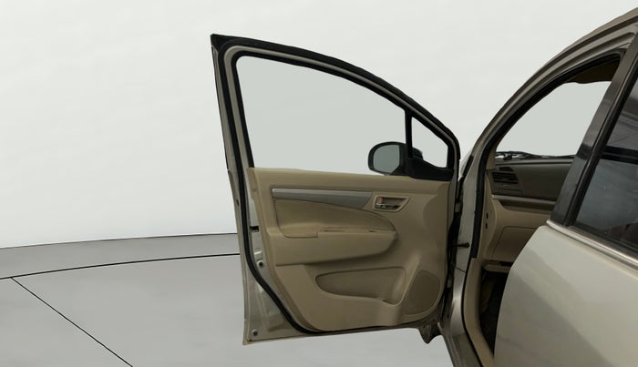 2018 Maruti Ertiga VXI, CNG, Manual, 75,631 km, LHS Front Door