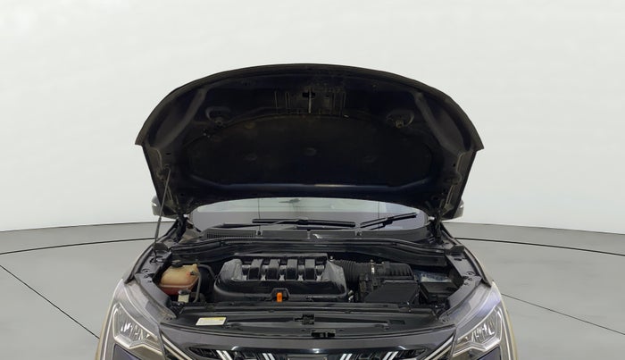 2021 Mahindra XUV700 AX 7 LUXURY P AT 7 STR, Petrol, Automatic, 73,781 km, Open Bonet