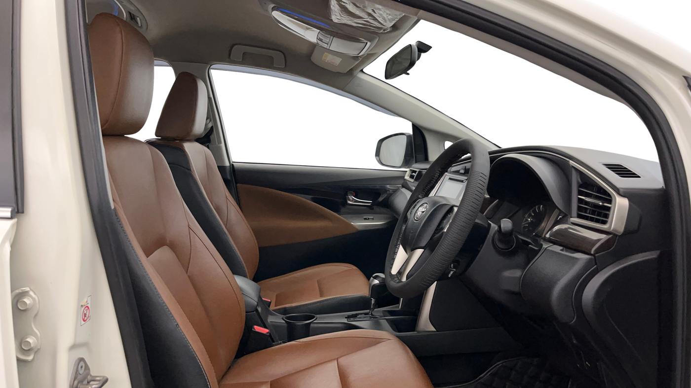 2020 Toyota Innova Crysta 2.7 ZX AT 7 STR, Petrol, Automatic, 94,982 km, Right Side Front Door Cabin