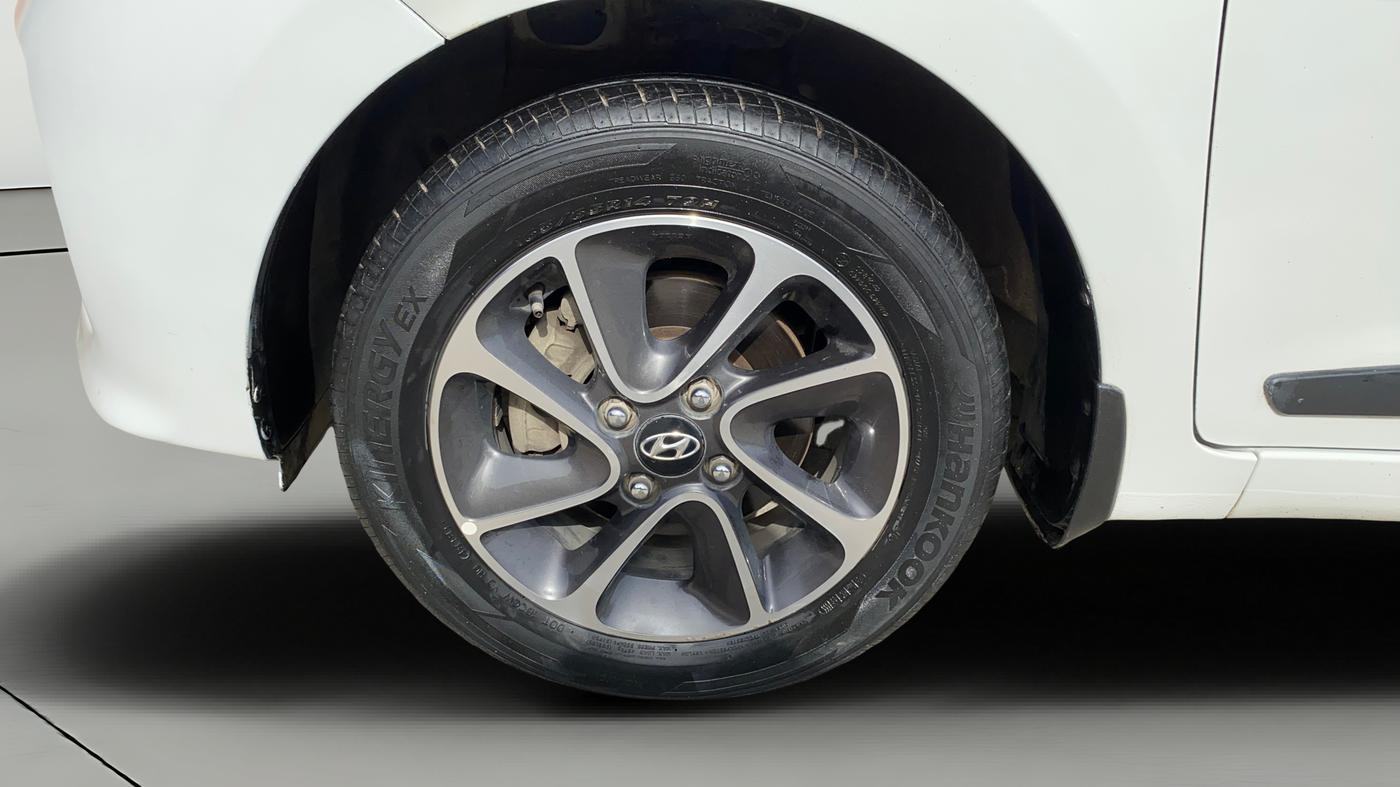 2019 Hyundai Grand i10 SPORTZ AT 1.2 KAPPA VTVT, Petrol, Automatic, 32,576 km, Left Front Wheel
