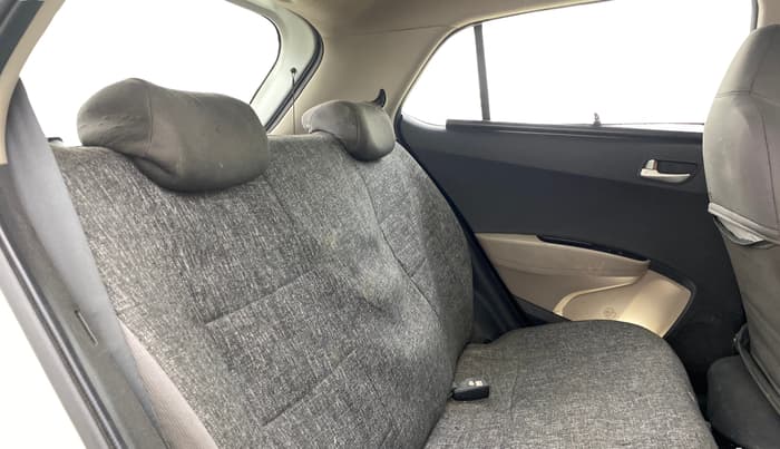 2015 Hyundai Grand i10 ASTA AT 1.2 KAPPA VTVT, Petrol, Automatic, 76,388 km, Right Side Rear Door Cabin