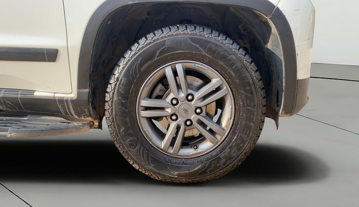 2019 Mahindra TUV300 T10, Diesel, Manual, 46,232 km, Right Front Wheel