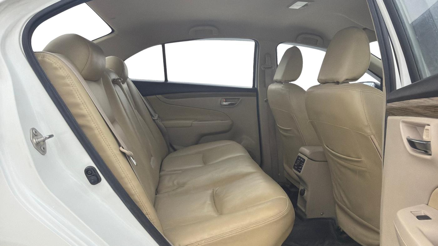 2022 Maruti Ciaz SIGMA 1.5 SHVS MT  PETROL, Petrol, Manual, 66,194 km, Right Side Rear Door Cabin