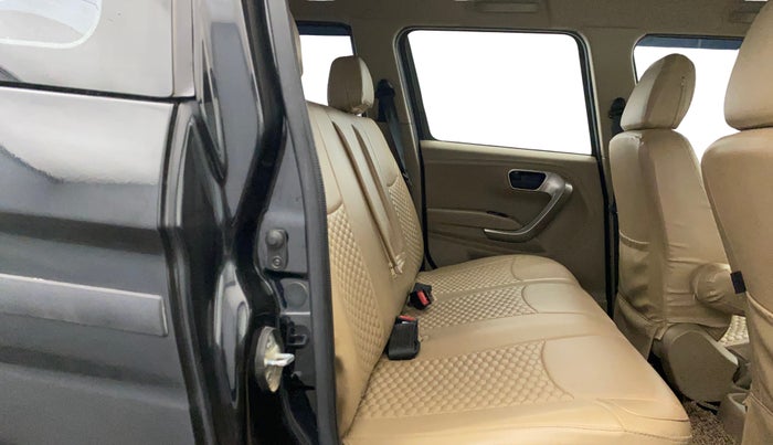 2023 Mahindra BOLERO NEO N10 R, Diesel, Manual, 37,997 km, Right Side Rear Door Cabin